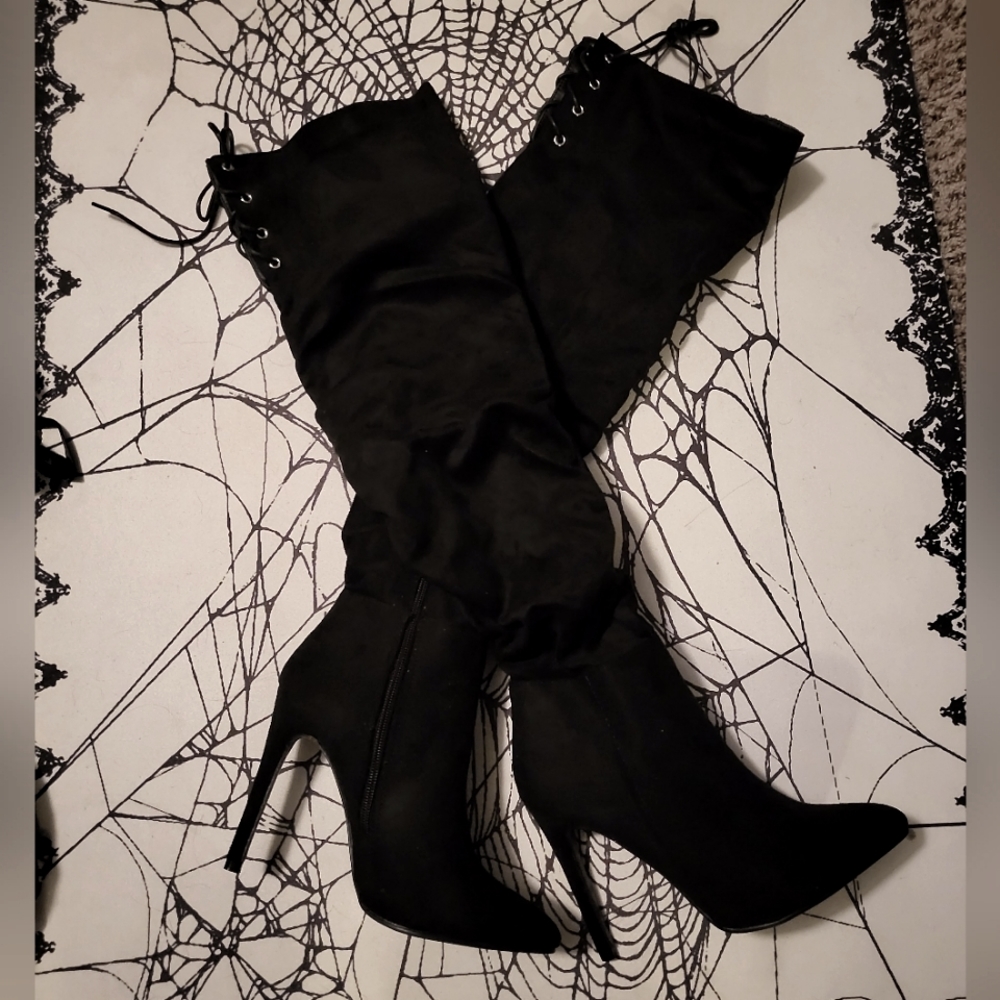 Dolls Kill Black Suade Knee High Boots (6.5)(NWOB)